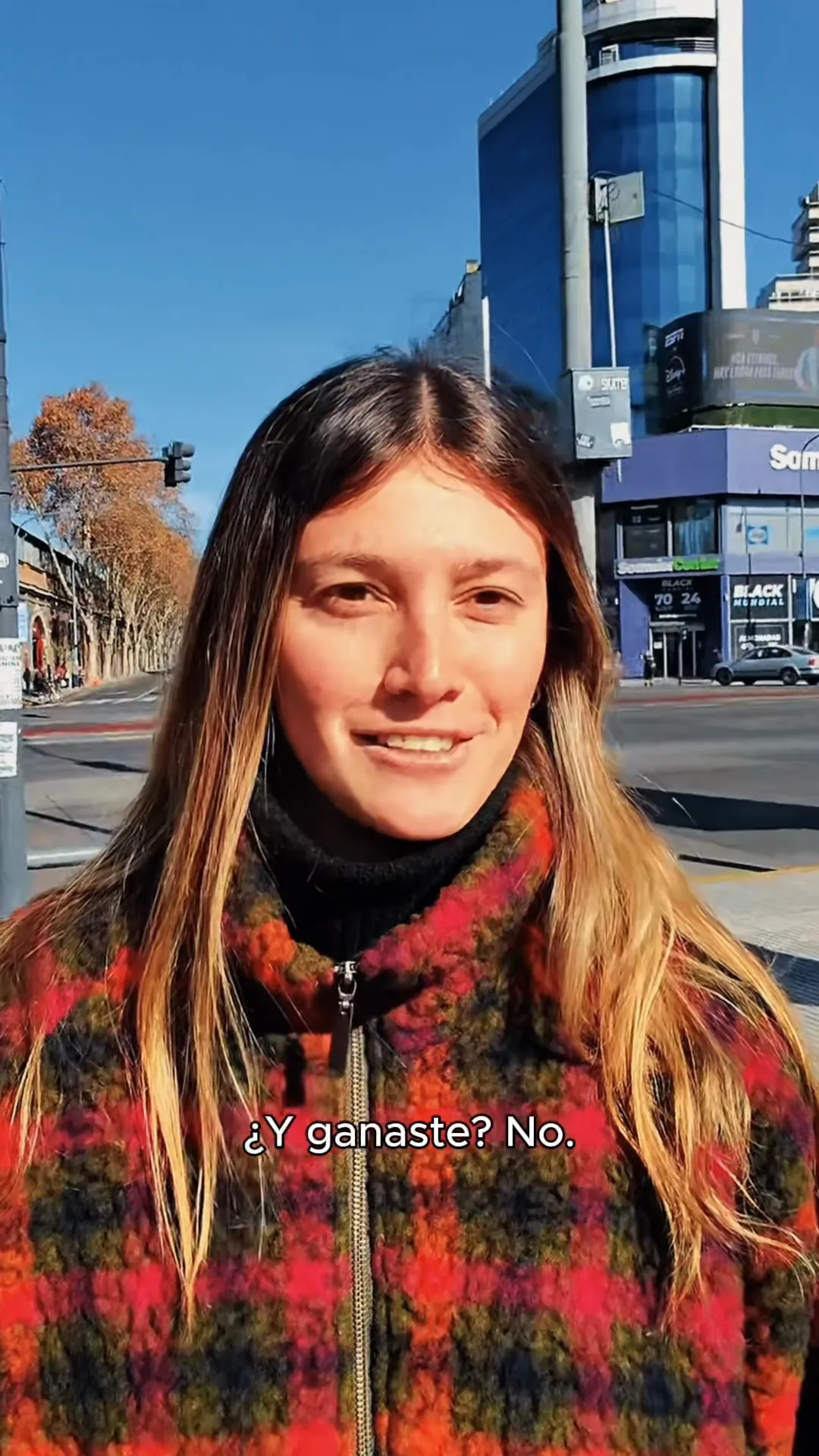 La activación en la calle: Mañanita le regala yerba a quienes participaron de una promo para ir a la copa y no ganaron.